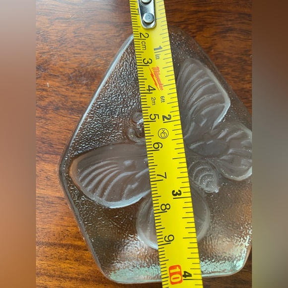 PAPERWEIGHT Clear Glass 4” Stamped Embossed Frosted Carved Butterfly Center - Picture 5 of 6